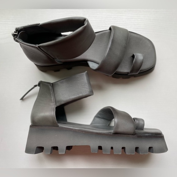 Free People Shoes - Free People Maddox Lug Sole Gladiator sandal in Pebble size 39